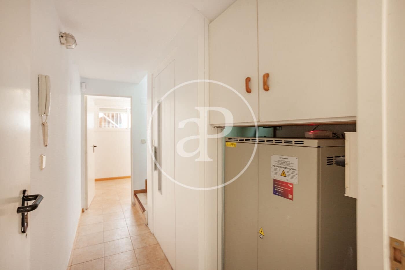 5 bedroom Villa for rent in Madrid city with garage - € 2,800 (Ref: 9861879)
