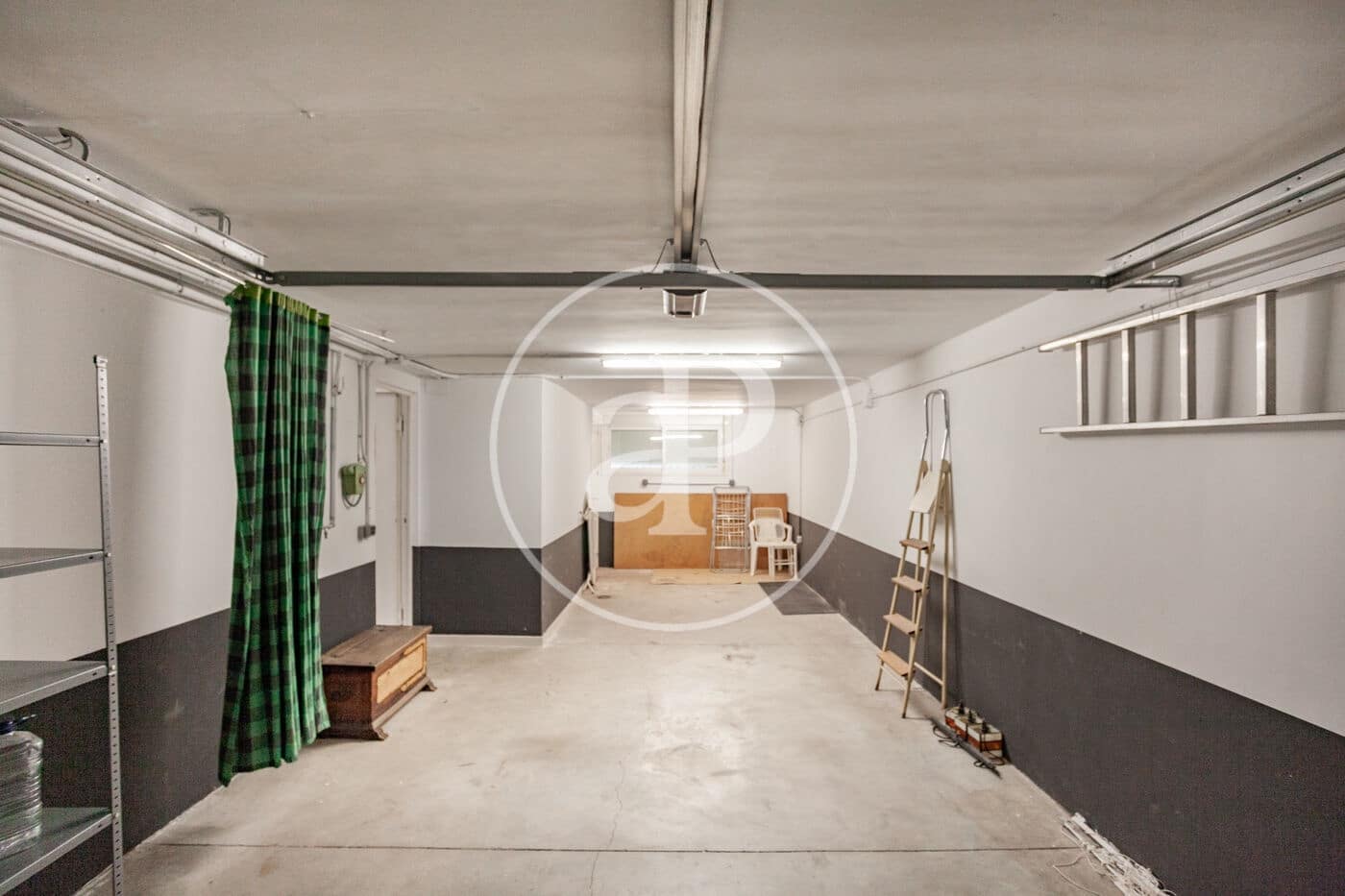5 bedroom Villa for rent in Madrid city with garage - € 2,800 (Ref: 9861879)