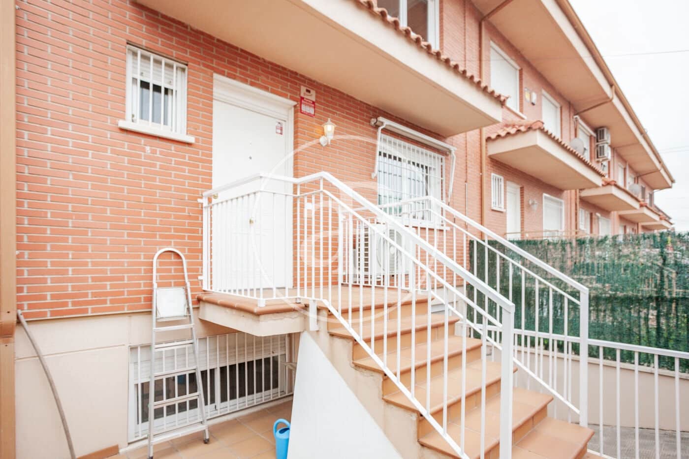 5 bedroom Villa for rent in Madrid city with garage - € 2,800 (Ref: 9861879)