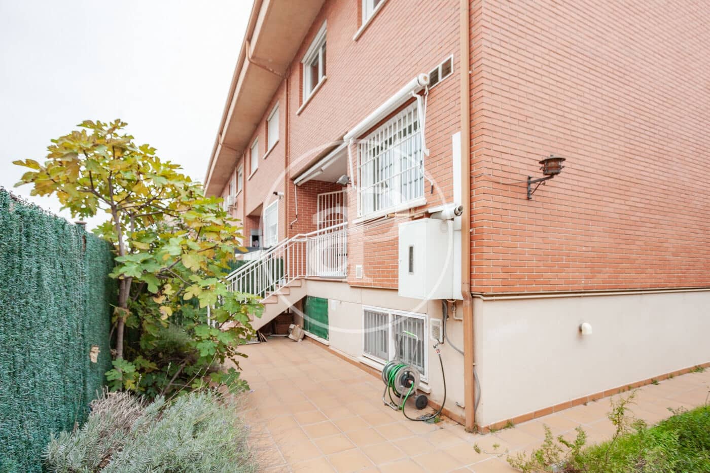 5 bedroom Villa for rent in Madrid city with garage - € 2,800 (Ref: 9861879)
