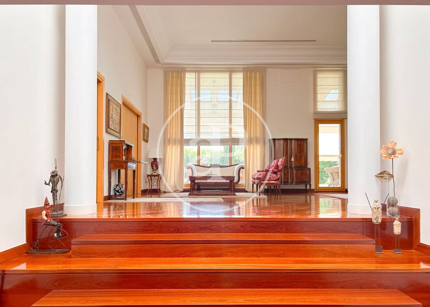 5 bedroom Villa for sale in Pozuelo de Alarcon - € 4,100,000 (Ref: 9861880)