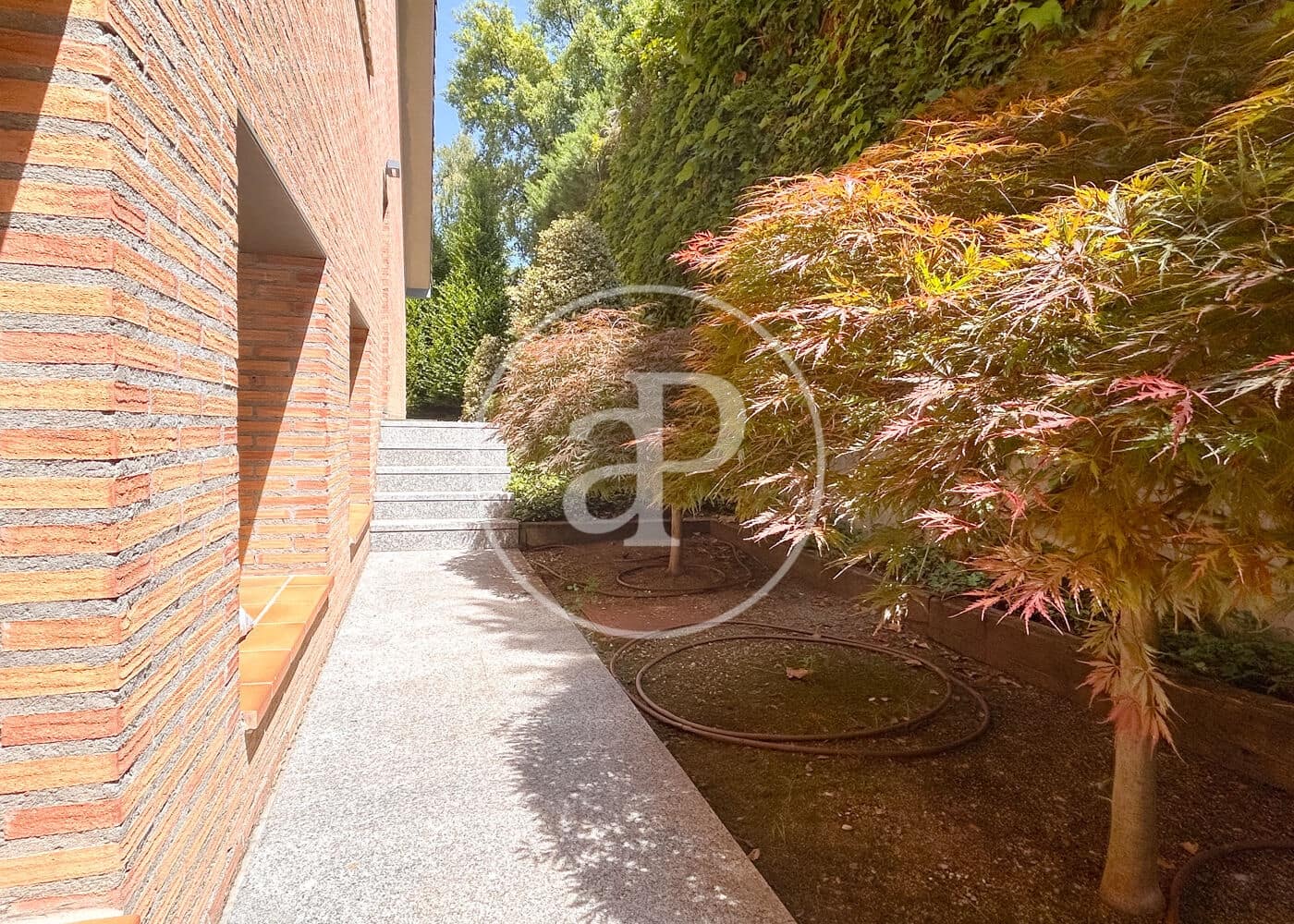 5 bedroom Villa for sale in Pozuelo de Alarcon - € 4,100,000 (Ref: 9861880)