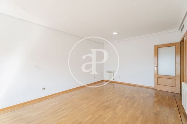 2 bedroom Apartment for rent in Valverde, Madrid city with pool garage - € 1,850 (Ref: 9861883)