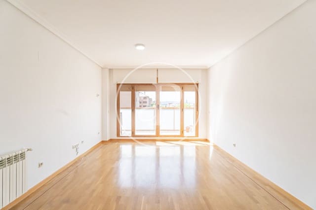 2 bedroom Apartment for rent in Valverde, Madrid city with pool garage - € 1,850 (Ref: 9861883)