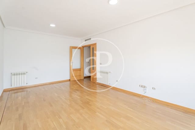 2 bedroom Apartment for rent in Valverde, Madrid city with pool garage - € 1,850 (Ref: 9861883)