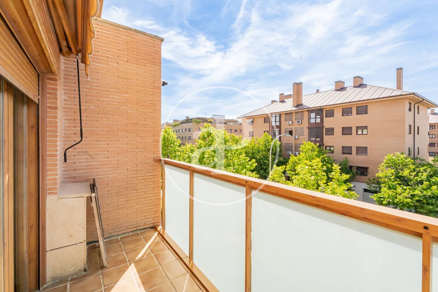 2 bedroom Apartment for rent in Madrid city with pool garage - € 1,850 (Ref: 9861883)