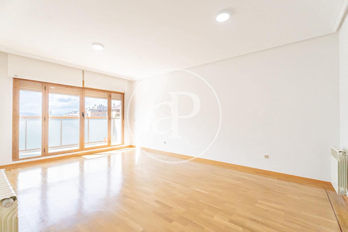 2 bedroom Apartment for rent in Madrid city with pool garage - € 1,850 (Ref: 9861883)