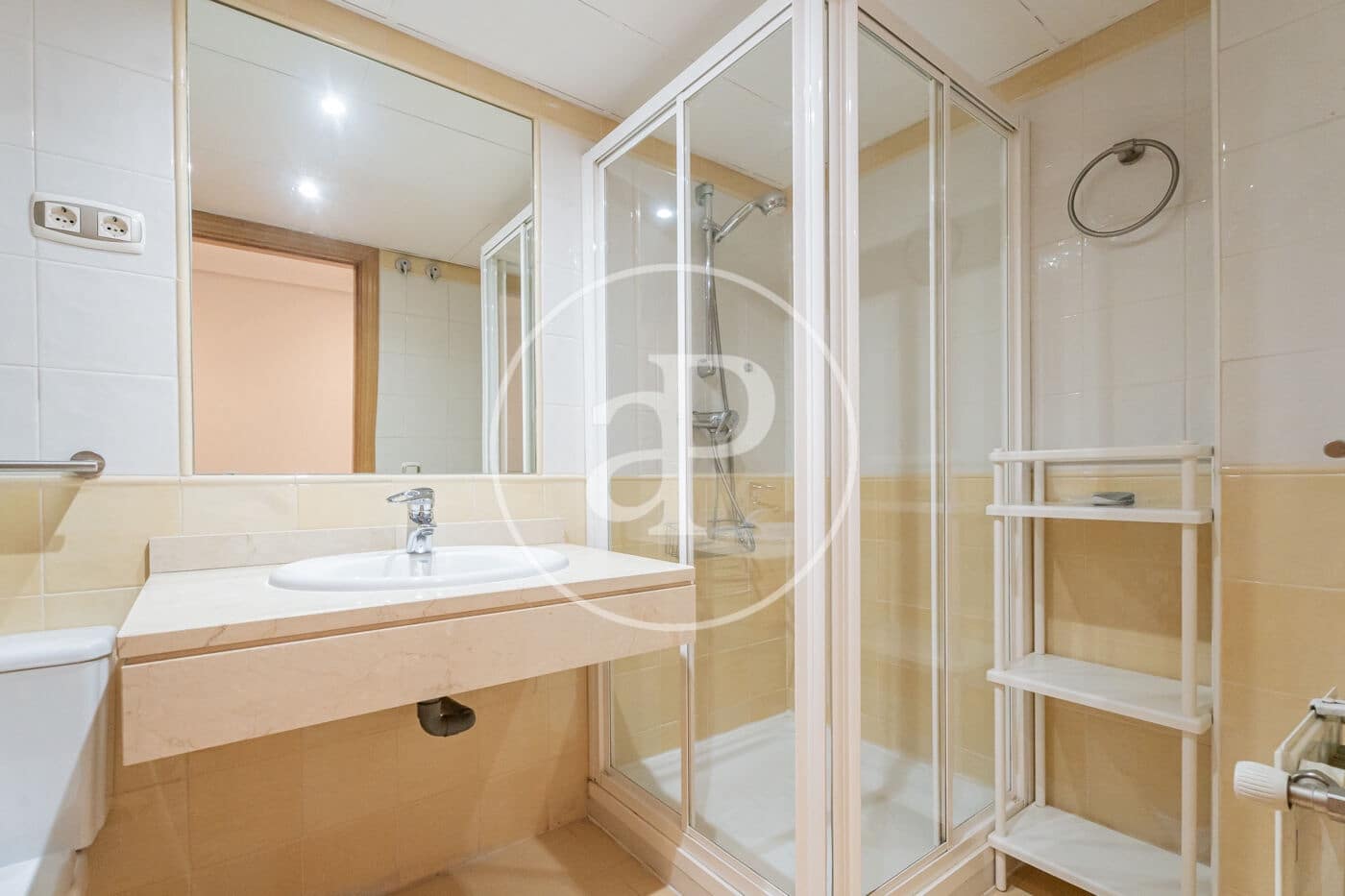 2 bedroom Apartment for rent in Madrid city with pool garage - € 1,850 (Ref: 9861883)