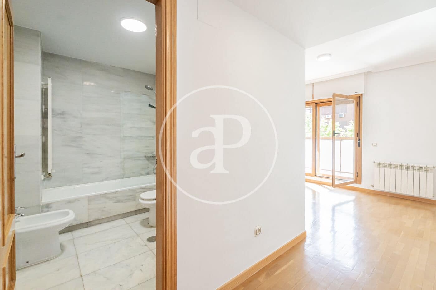 2 bedroom Apartment for rent in Madrid city with pool garage - € 1,850 (Ref: 9861883)