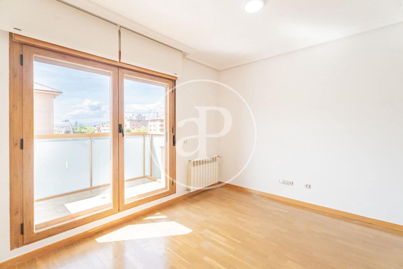 2 bedroom Apartment for rent in Madrid city with pool garage - € 1,850 (Ref: 9861883)