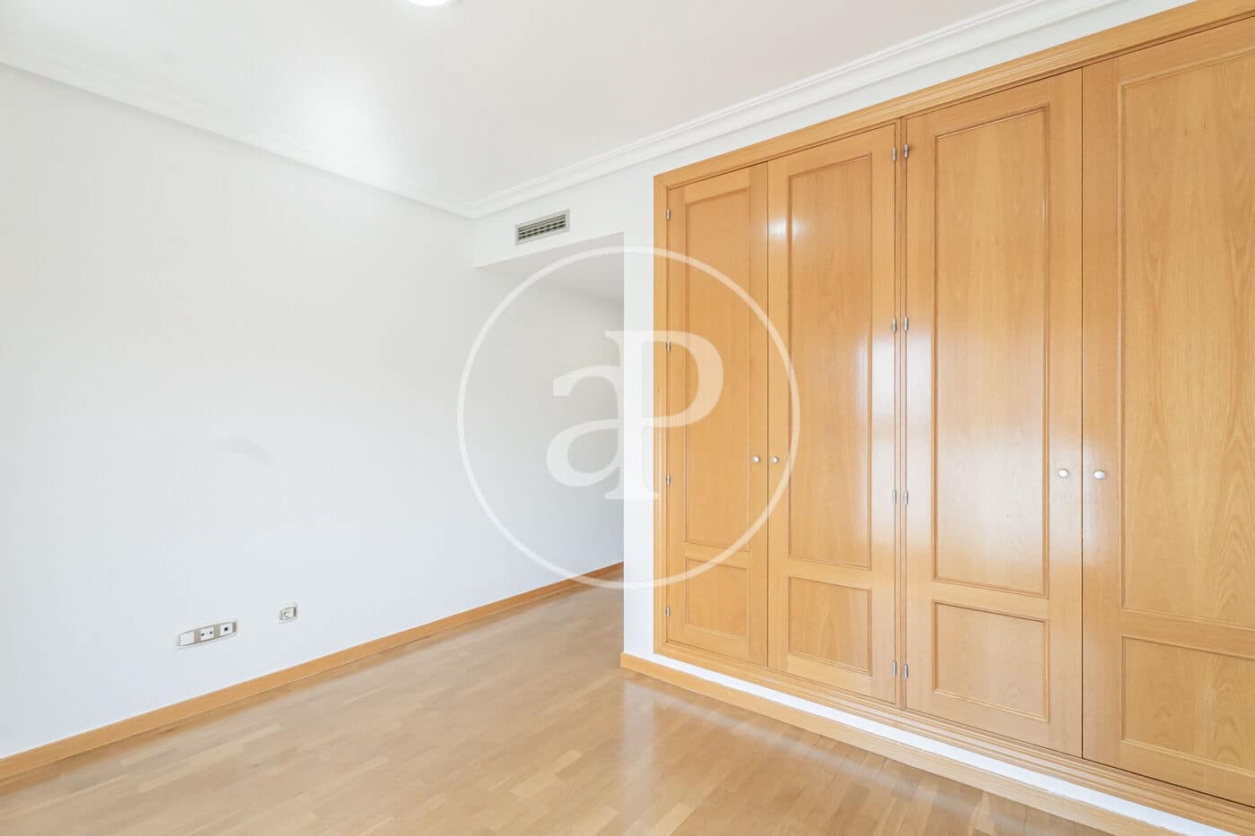 2 bedroom Apartment for rent in Madrid city with pool garage - € 1,850 (Ref: 9861883)