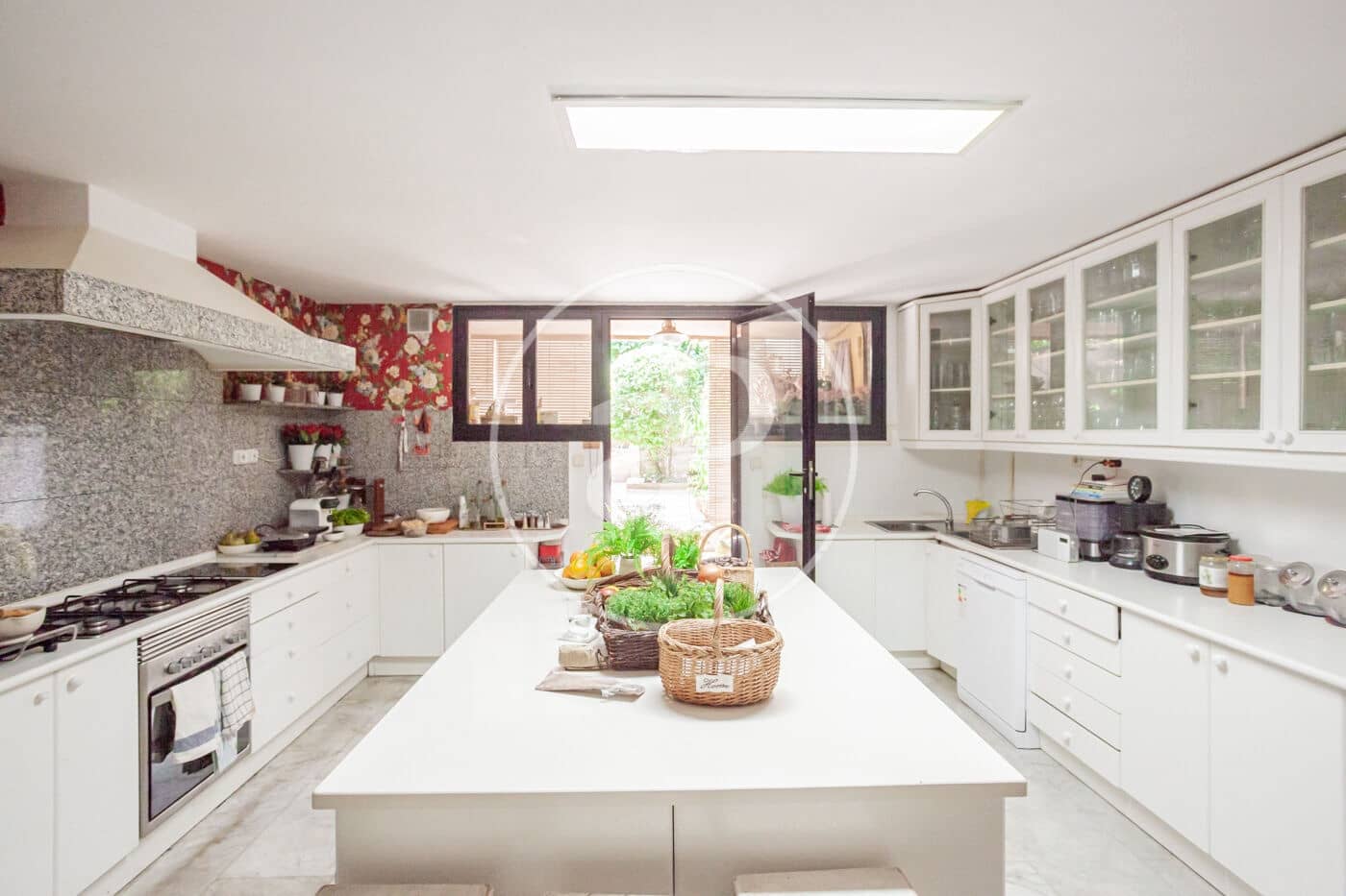 5 bedroom Villa for sale in Las Rozas de Madrid with pool - € 1,100,000 (Ref: 9865213)