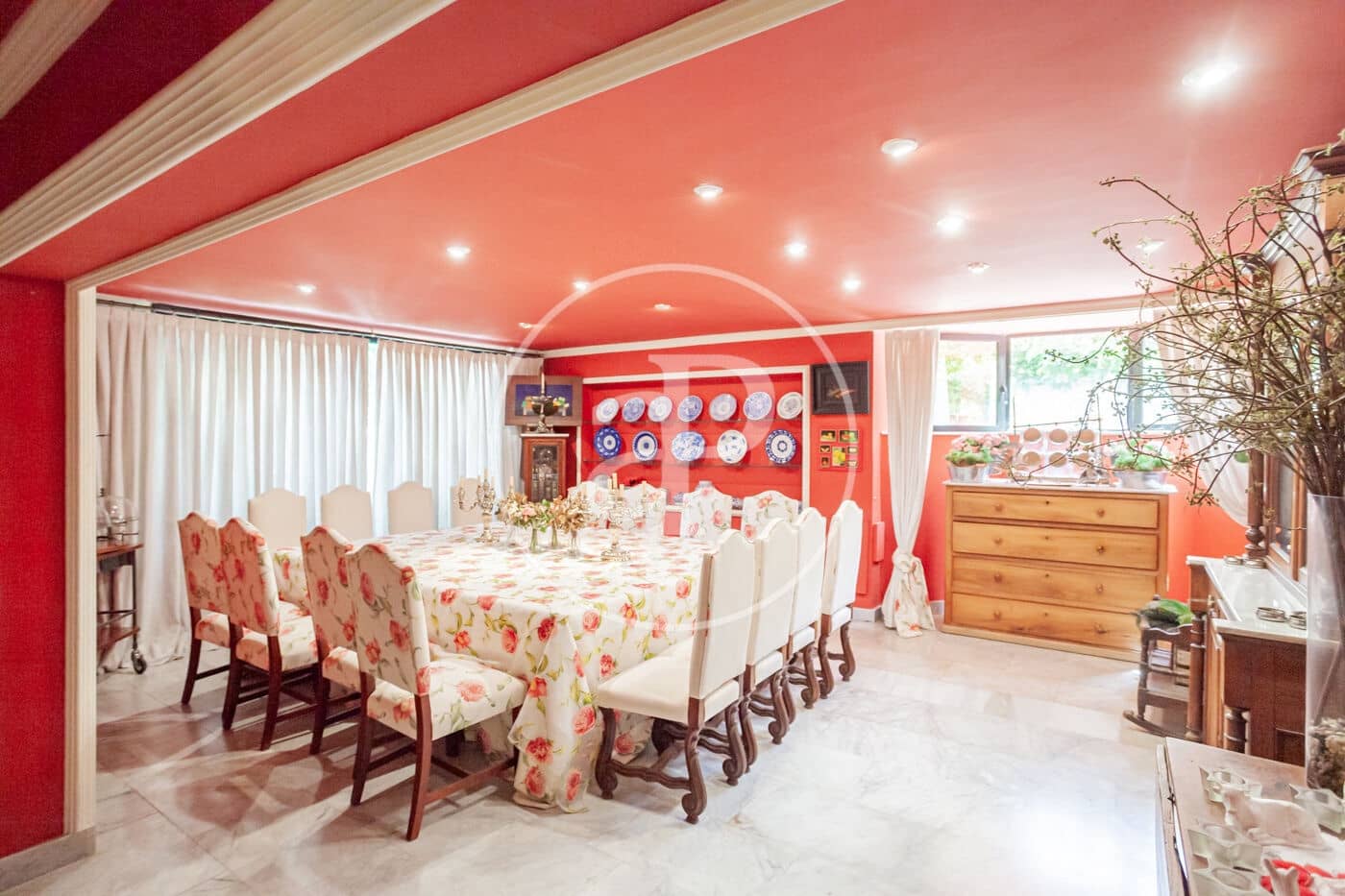 5 bedroom Villa for sale in Las Rozas de Madrid with pool - € 1,100,000 (Ref: 9865213)