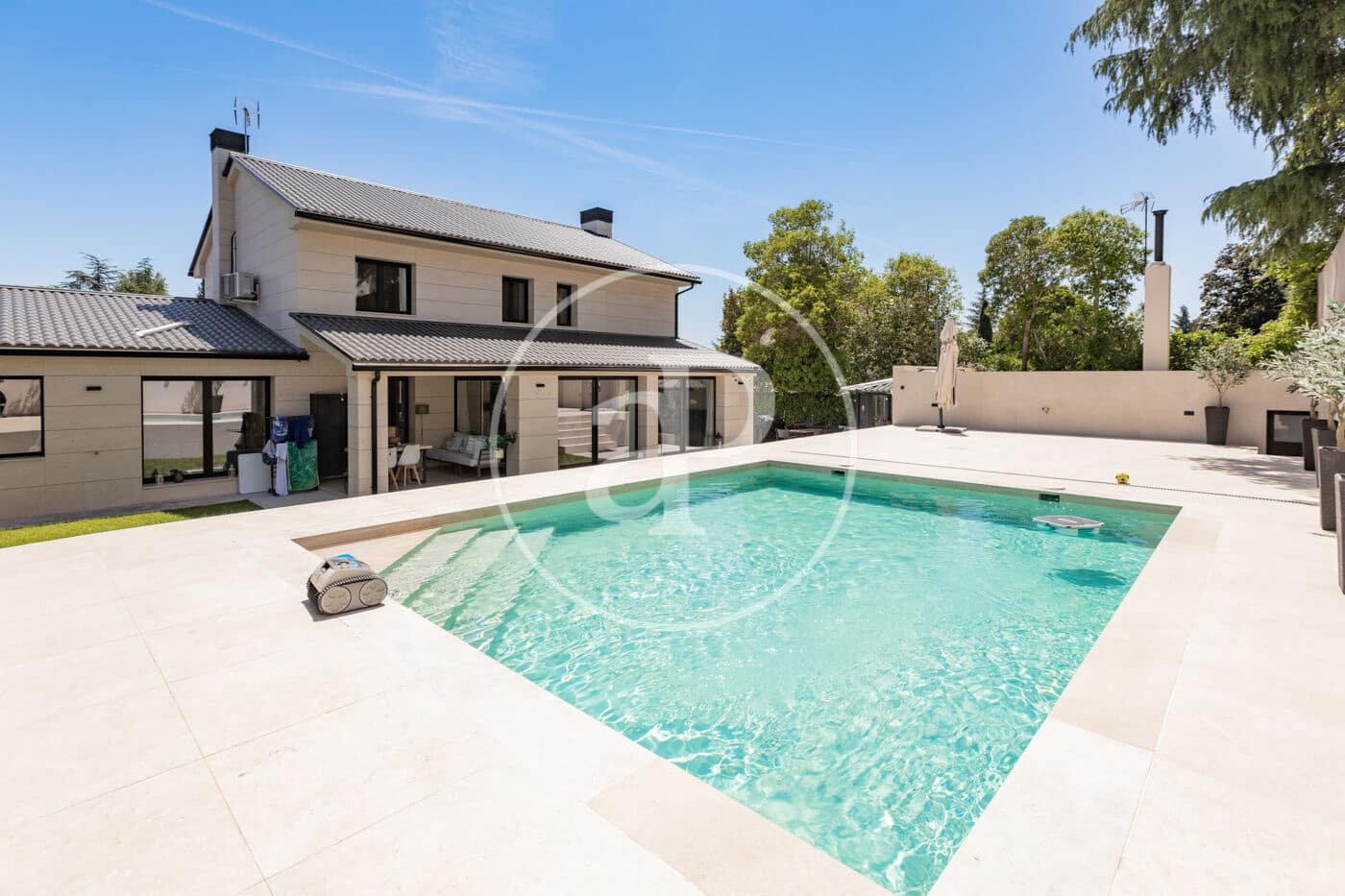 6 bedroom Villa for sale in Pozuelo de Alarcon with pool - € 2,760,000 (Ref: 9867029)