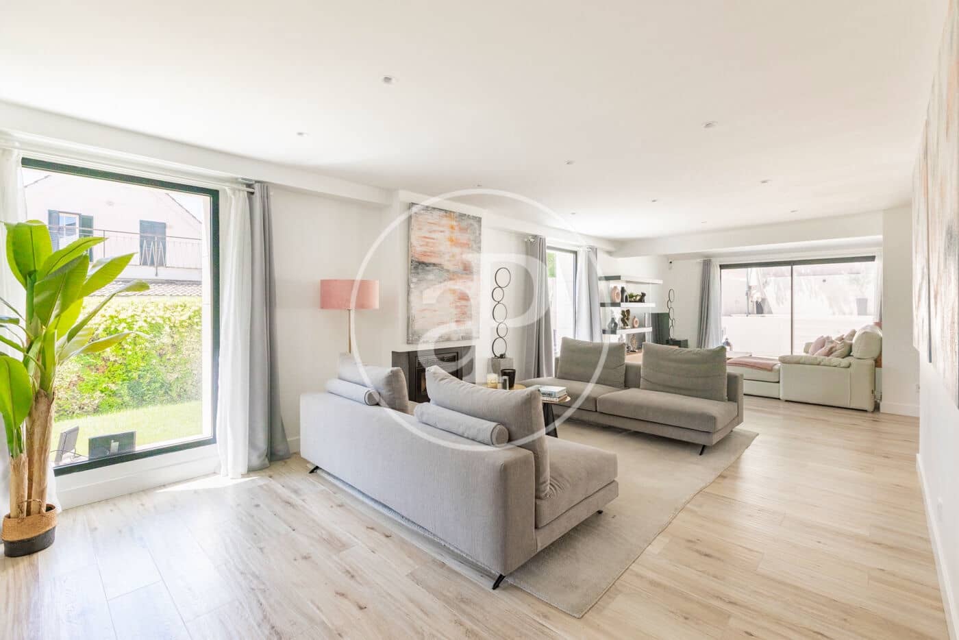6 bedroom Villa for sale in Pozuelo de Alarcon with pool - € 2,760,000 (Ref: 9867029)