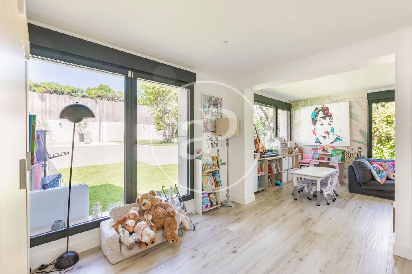 6 bedroom Villa for sale in Pozuelo de Alarcon with pool - € 2,760,000 (Ref: 9867029)