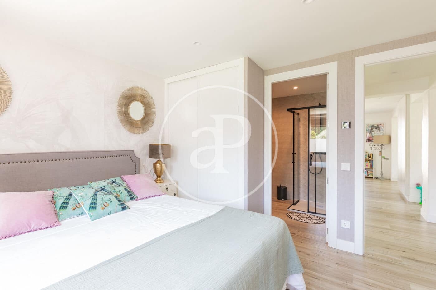 6 bedroom Villa for sale in Pozuelo de Alarcon with pool - € 2,760,000 (Ref: 9867029)