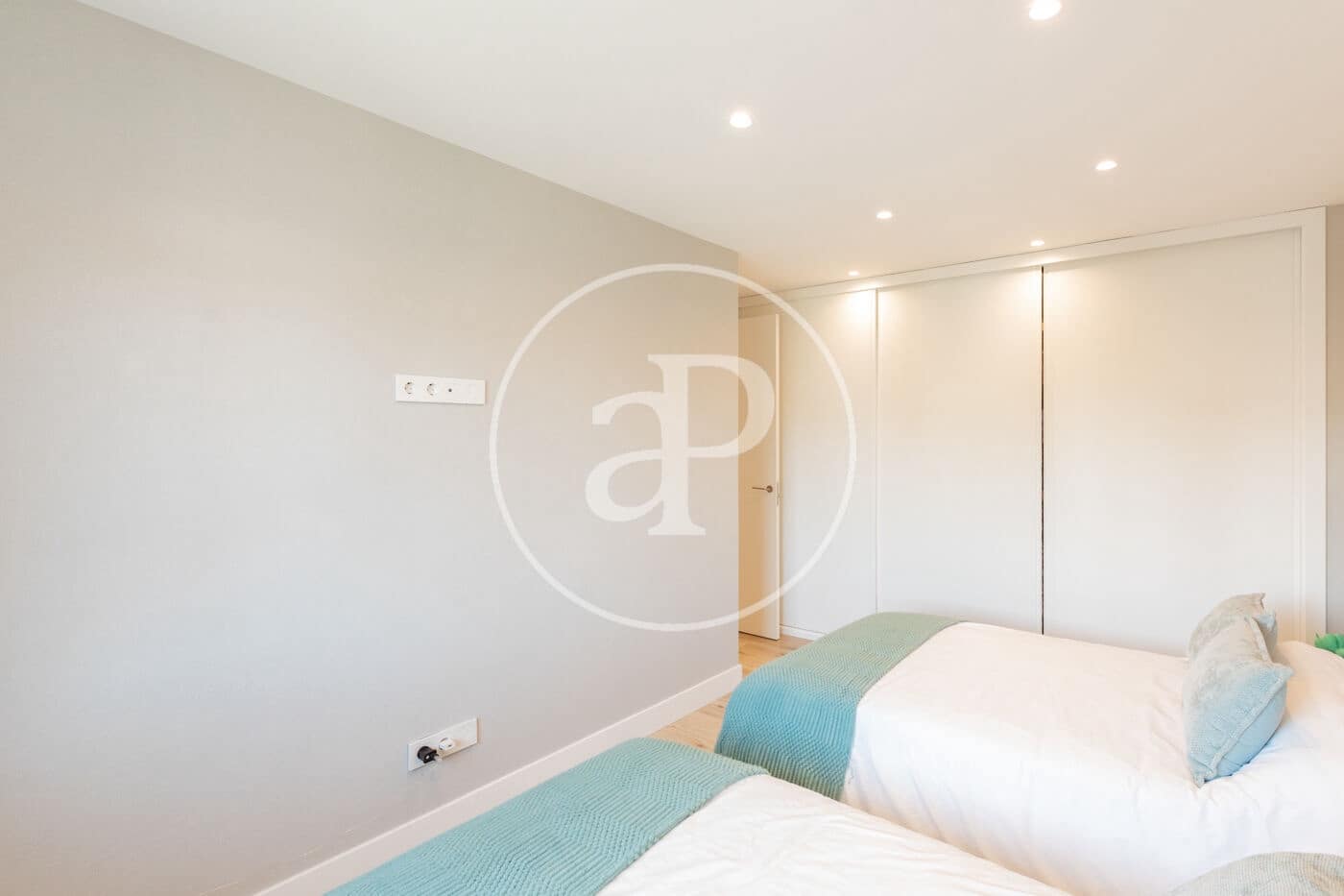 6 bedroom Villa for sale in Pozuelo de Alarcon with pool - € 2,760,000 (Ref: 9867029)