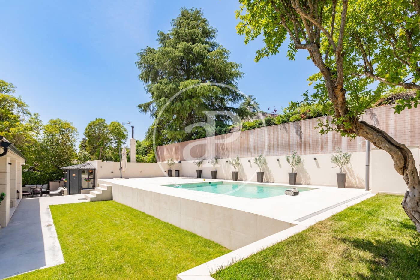 6 bedroom Villa for sale in Pozuelo de Alarcon with pool - € 2,760,000 (Ref: 9867029)