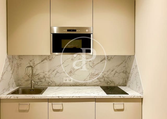 Appartamento in vendita in Cuatro Caminos, Madrid città - 375.000 € (Rif: 9868609)