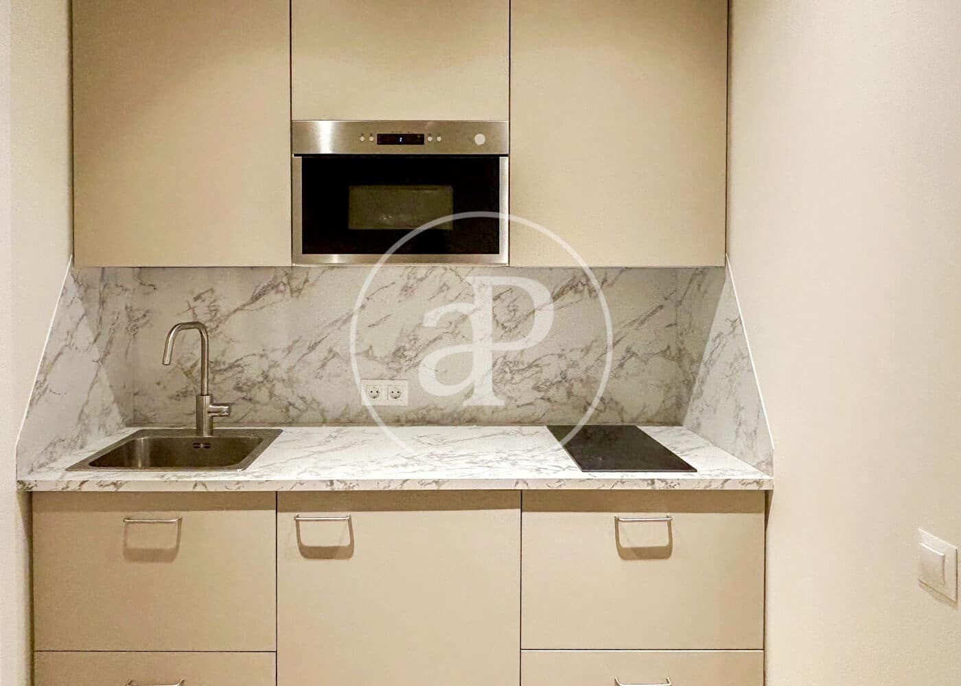 Appartamento in vendita in Madrid citta - 375.000 € (Rif: 9868609)