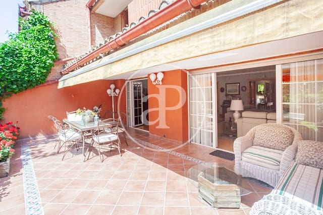 6 chambre Villa/Maison à vendre à Aravaca, Madrid ville avec piscine - 1 990 000 € (Ref: 9876450)