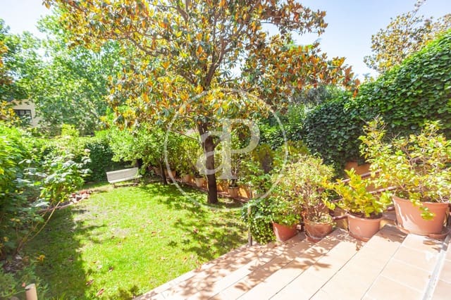 6 chambre Villa/Maison à vendre à Aravaca, Madrid ville avec piscine - 1 990 000 € (Ref: 9876450)