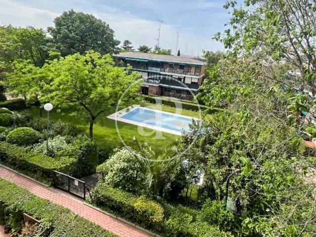 5 sypialnia Apartament na sprzedaż w Valverde, Miasto Madryt z basenem - 1 150 000 € (Ref: 9876452)