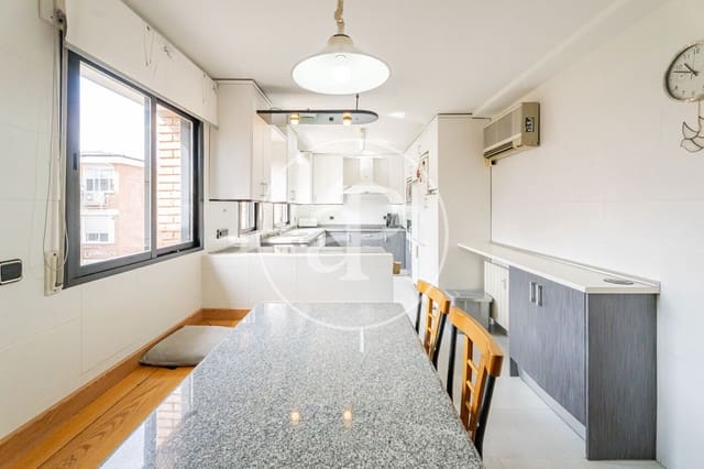 5 chambre Appartement à vendre à Valverde, Madrid ville avec piscine - 1 150 000 € (Ref: 9876452)
