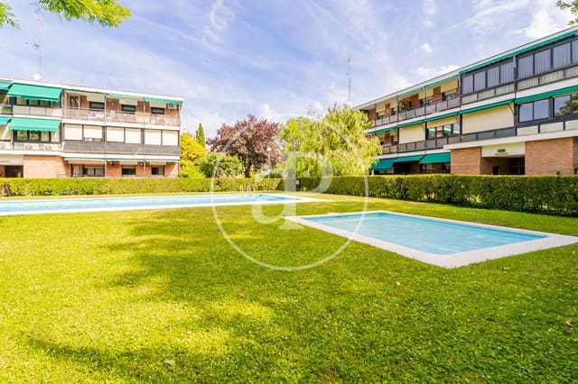 5 chambre Appartement à vendre à Valverde, Madrid ville avec piscine - 1 150 000 € (Ref: 9876452)