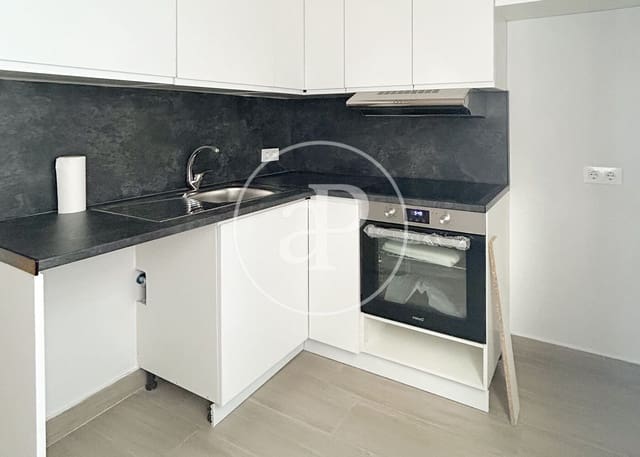 3 soveværelse Lejlighed til salg i Casco Histórico de Barajas, Madrid by - € 440.000 (Ref: 9876454)