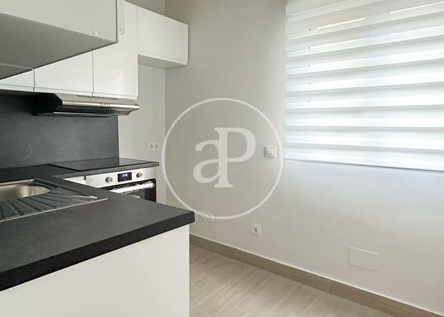 3 soveværelse Lejlighed til salg i Casco Histórico de Barajas, Madrid by - € 440.000 (Ref: 9876454)