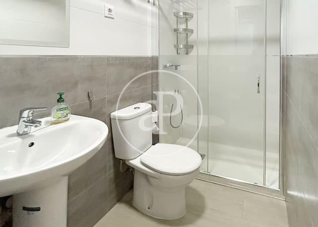 3 soveværelse Lejlighed til salg i Casco Histórico de Barajas, Madrid by - € 440.000 (Ref: 9876454)