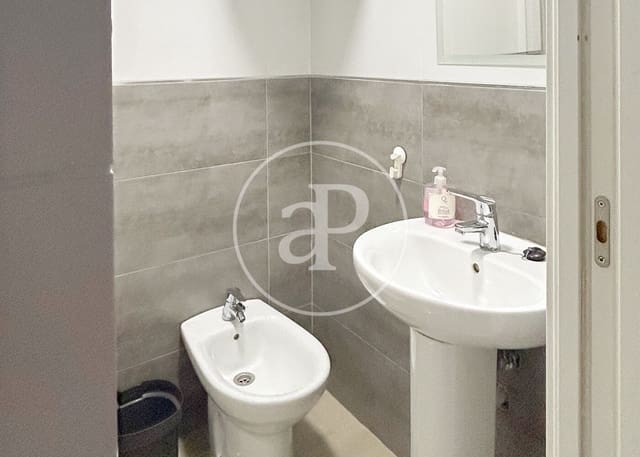 3 bedroom Apartment for sale in Casco Histórico de Barajas, Madrid city - € 440,000 (Ref: 9876454)