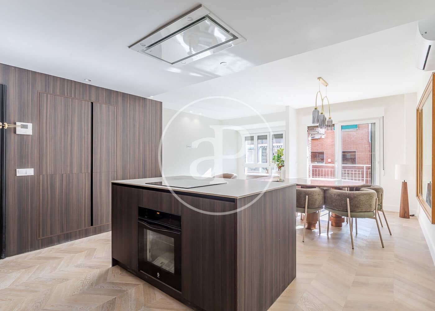 2 makuuhuone Huoneisto myytävänä paikassa Madrid kaupunki - 930 000 € (Ref: 9876455)