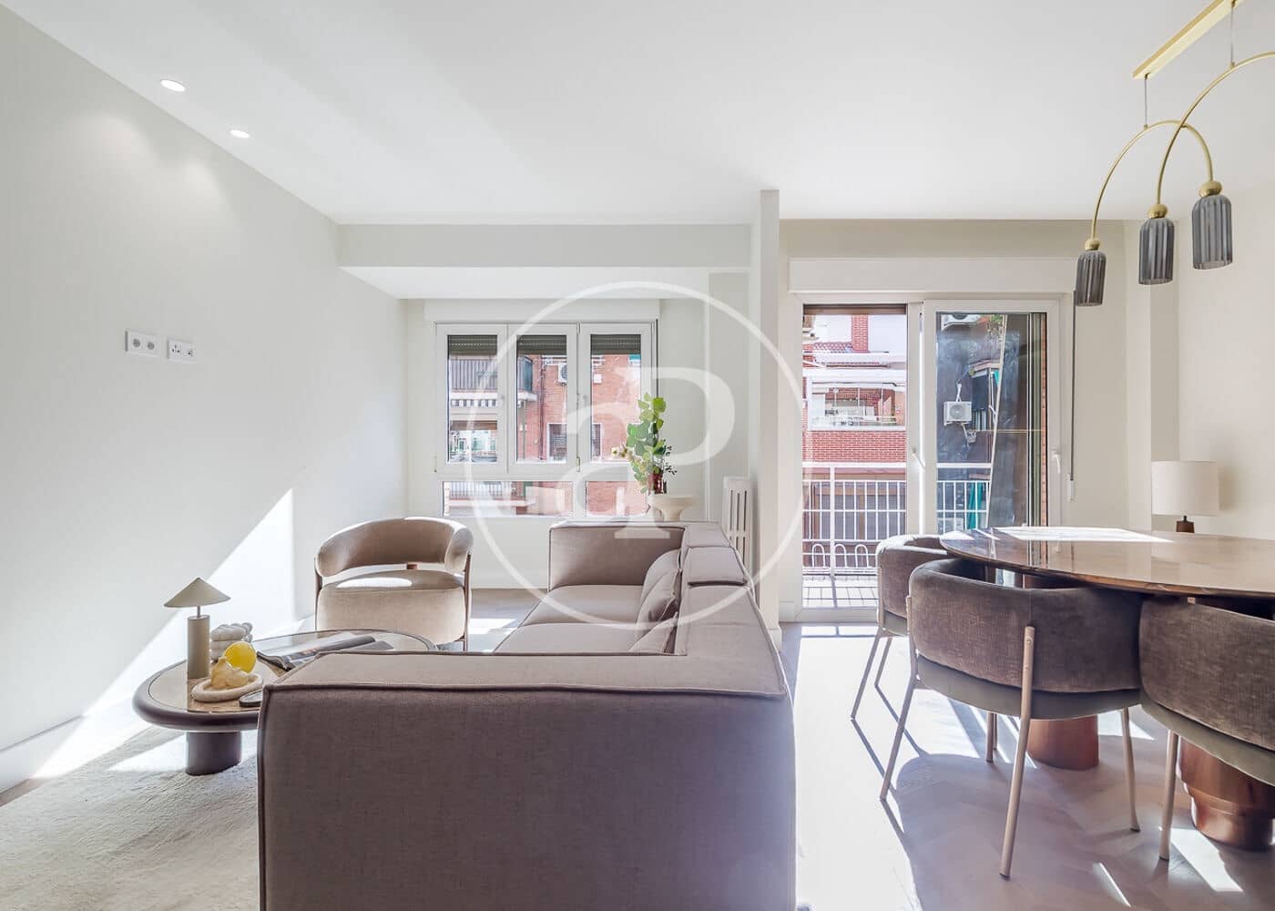 2 makuuhuone Huoneisto myytävänä paikassa Madrid kaupunki - 930 000 € (Ref: 9876455)