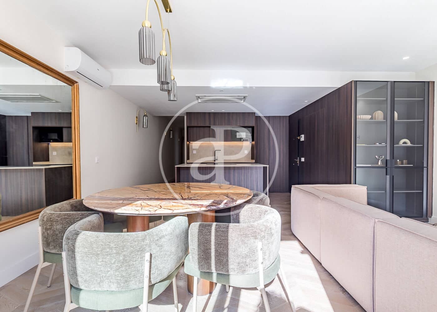2 makuuhuone Huoneisto myytävänä paikassa Madrid kaupunki - 930 000 € (Ref: 9876455)