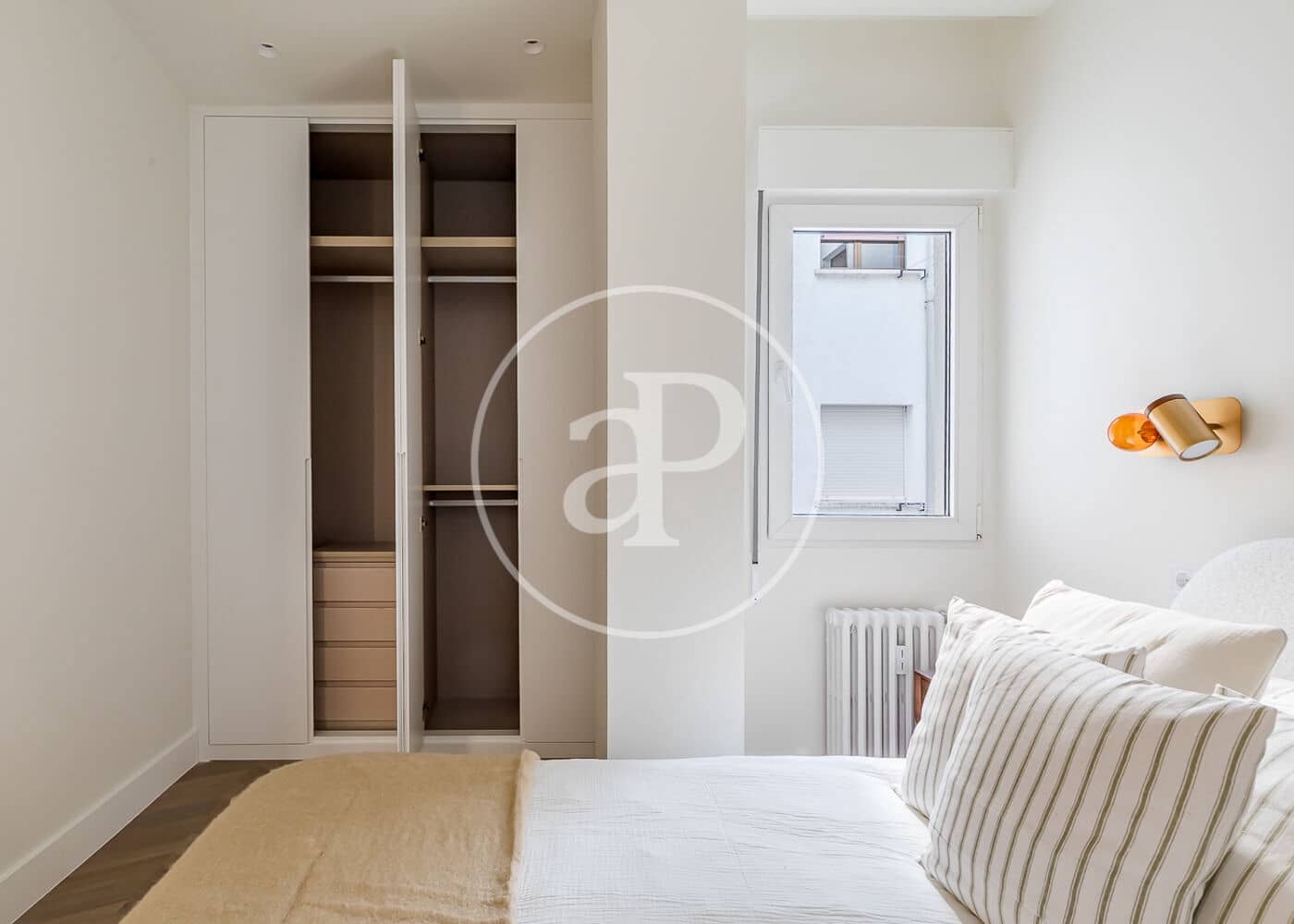 2 makuuhuone Huoneisto myytävänä paikassa Madrid kaupunki - 930 000 € (Ref: 9876455)