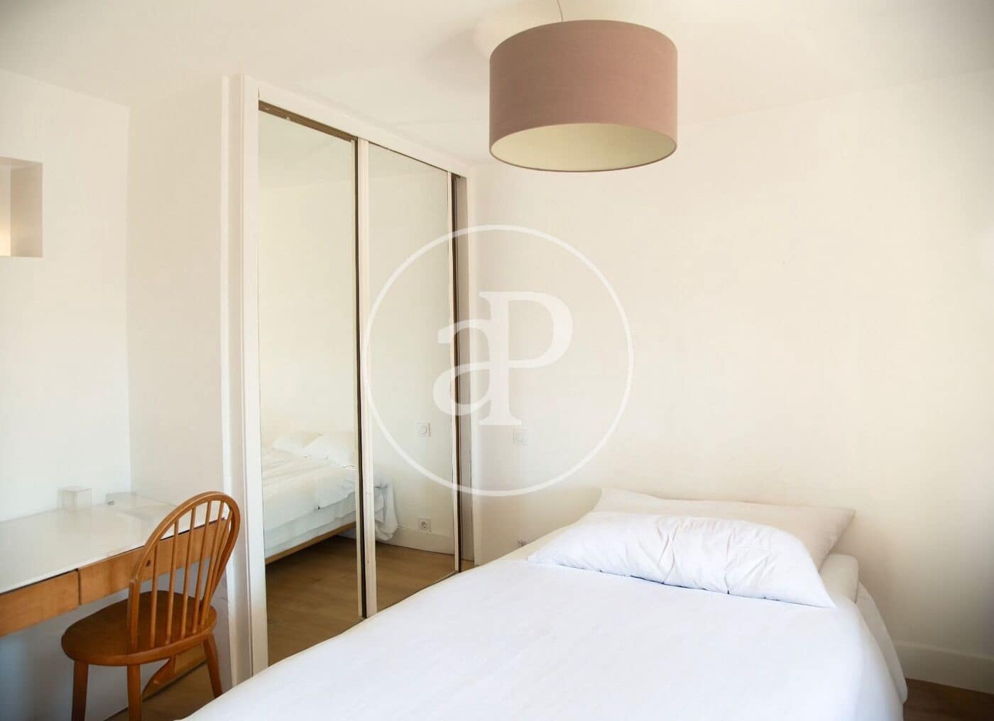 2 soveværelse Lejlighed til salg i Madrid by - € 590.000 (Ref: 9878938)