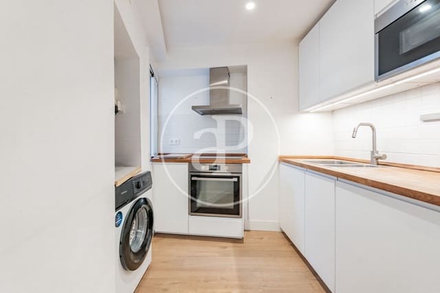 2 makuuhuone Huoneisto myytävänä paikassa Embajadores, Madrid kaupunki - 590 000 € (Ref: 9878938)