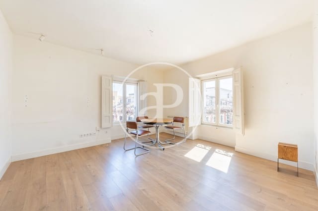 2 makuuhuone Huoneisto myytävänä paikassa Embajadores, Madrid kaupunki - 590 000 € (Ref: 9878938)