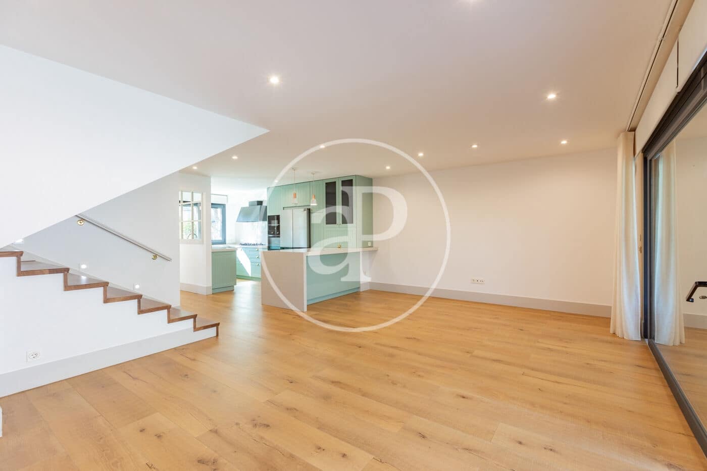 5 bedroom Villa for rent in Pozuelo de Alarcon with pool - € 3,800 (Ref: 9878941)