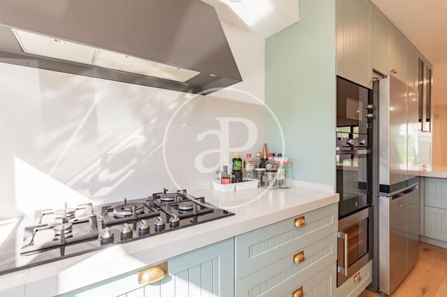 5 sypialnia Willa do wynajęcia w Pozuelo de Alarcón z basenem - 3 800 € (Ref: 9878941)