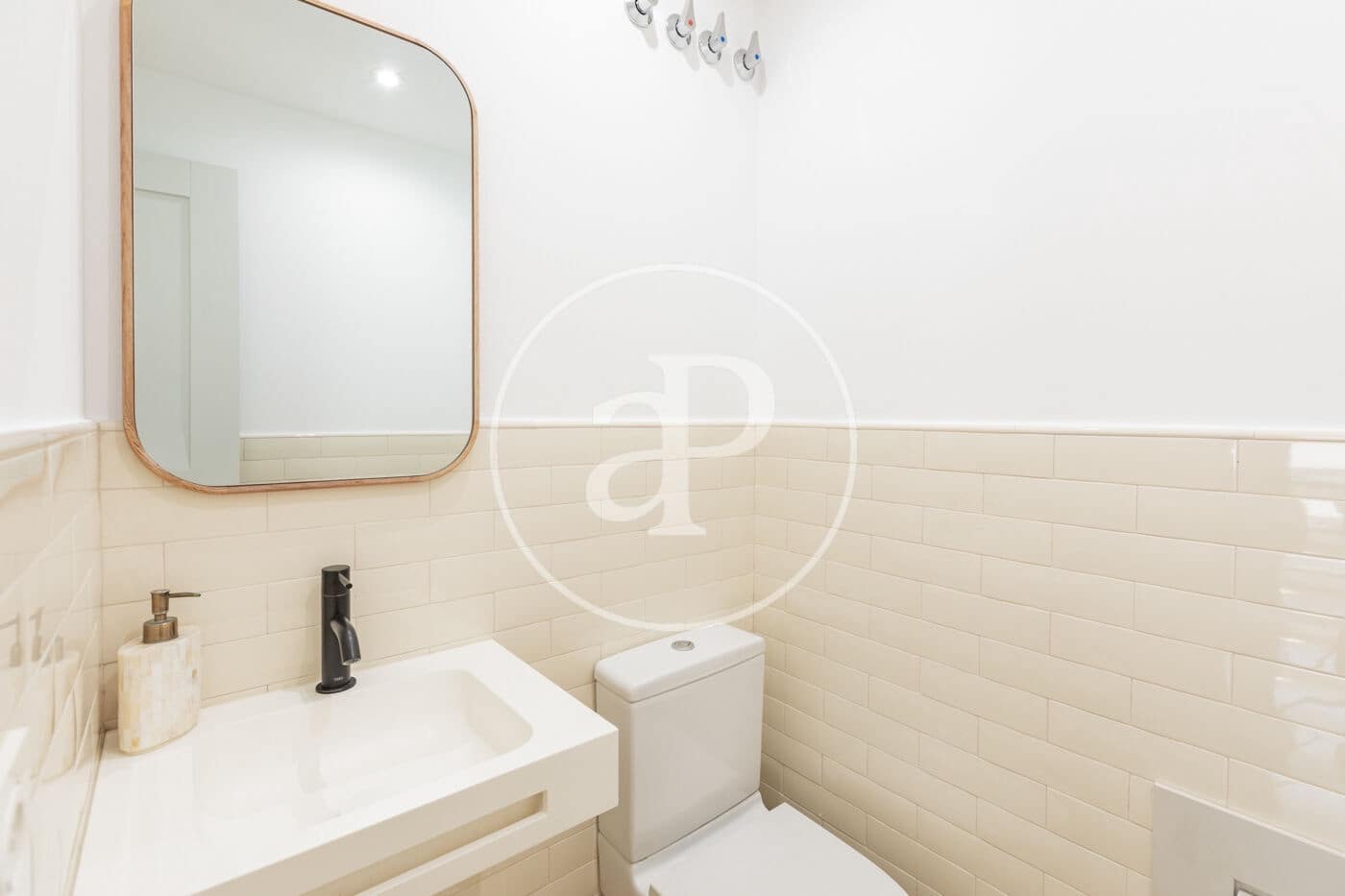 5 bedroom Villa for rent in Pozuelo de Alarcon with pool - € 3,800 (Ref: 9878941)