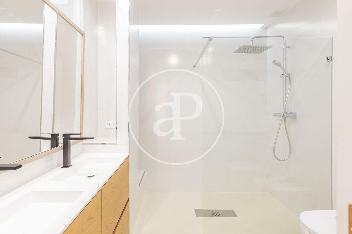 5 bedroom Villa for rent in Pozuelo de Alarcon with pool - € 3,800 (Ref: 9878941)