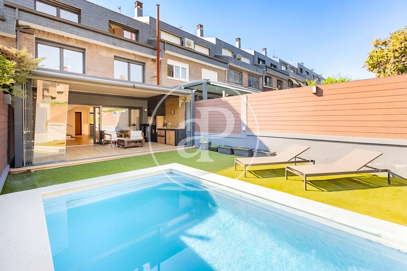 5 bedroom Villa for rent in Pozuelo de Alarcon with pool - € 3,800 (Ref: 9878941)