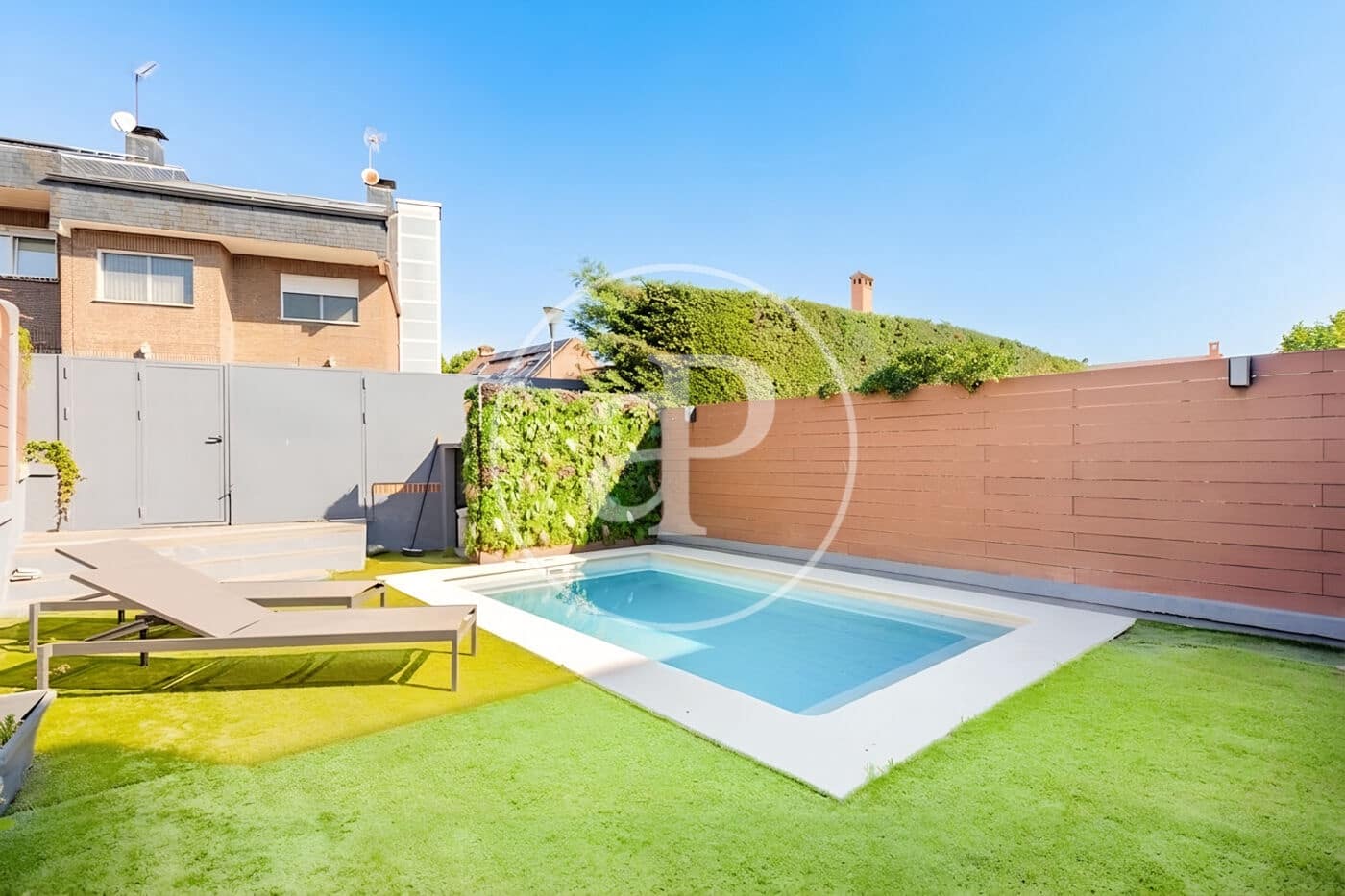 5 bedroom Villa for rent in Pozuelo de Alarcon with pool - € 3,800 (Ref: 9878941)