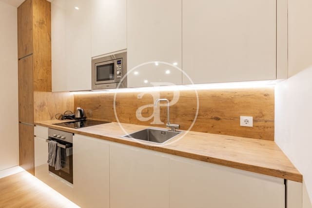 1 soverom Leilighet til leie i Cortes, Madrid by - € 1 750 (Ref: 9878942)