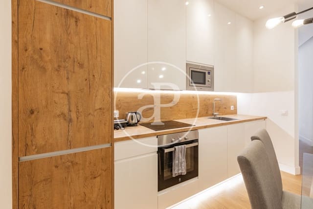 1 soverom Leilighet til leie i Cortes, Madrid by - € 1 750 (Ref: 9878942)