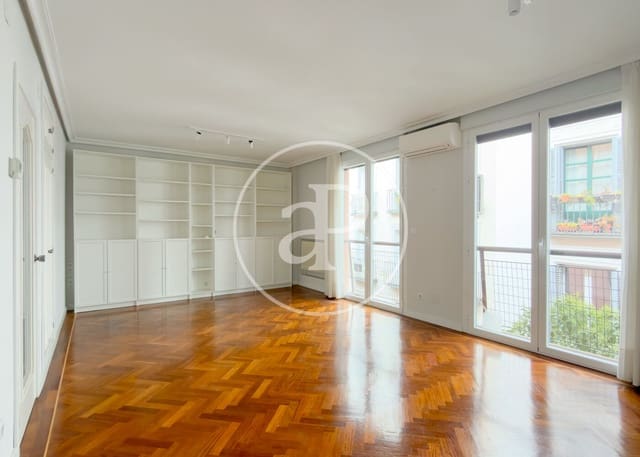 Appartement de 1 chambre à louer à Embajadores, Madrid ville - 1 850 € (Ref: 9878943)